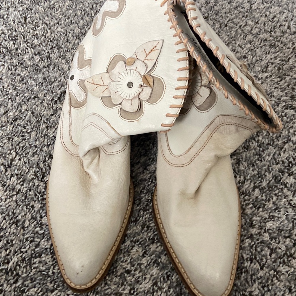 Mia Cowboy Boots
